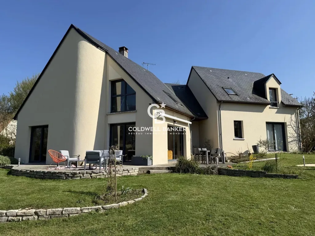 maison familiale proche centre Le Mans avec jardin paysager et calme absolu
