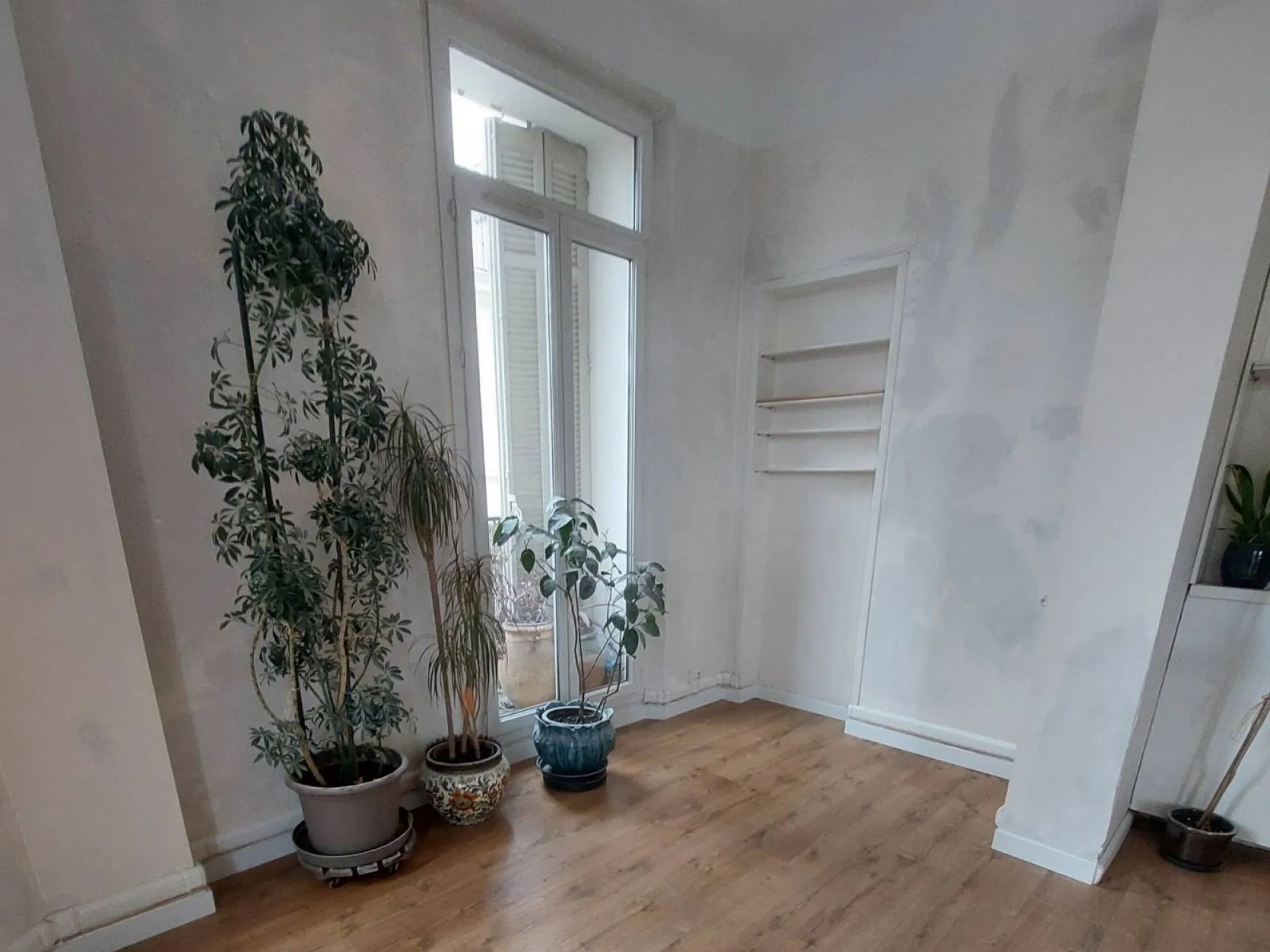 Elément de décoration et peinture dans un appartement à La Crau dans le Var