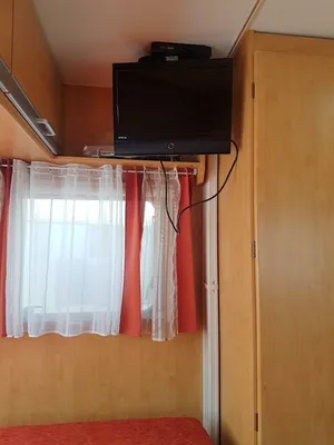 VENDU CARAVANE STERCKEMAN 496PE 7 COUCHAGES