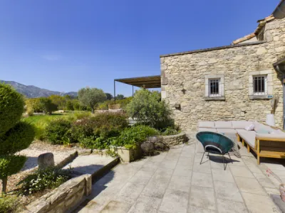 Terrasse avec vue sur les Alpilles - Saint-Rémy-de-Provence - proximité centre ville