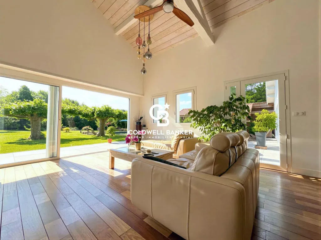 Maison à vendre Tosse - propriété de 295 m² avec 9 suites, piscine, étang privé et parc arboré