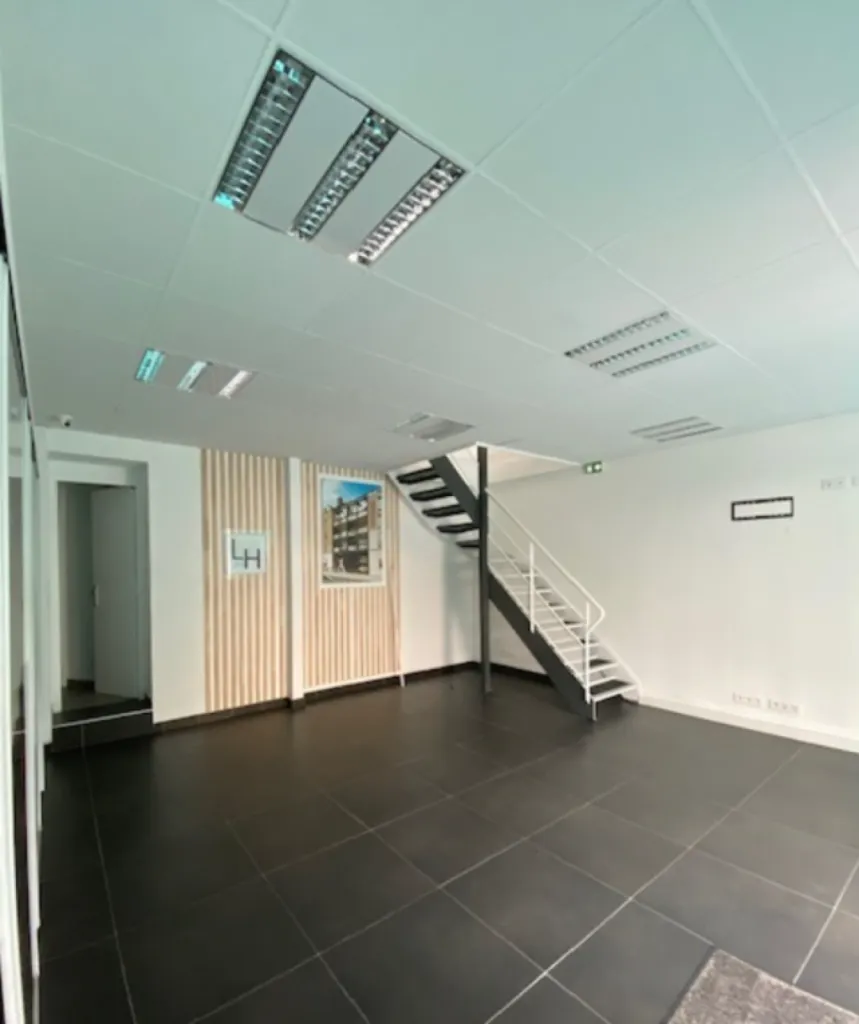 LE HAVRE - À LOUER Local commercial de 60 m² au pied d'un immeuble d'habitation Auguste Perret