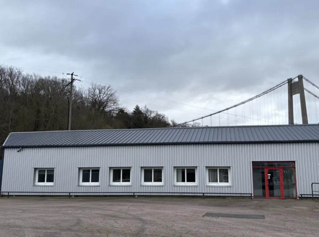 TANCARVILLE - À VENDRE LOCAL D’ACTIVITÉ AVEC BUREAUX, ATELIER ET COUR PRIVATIVE