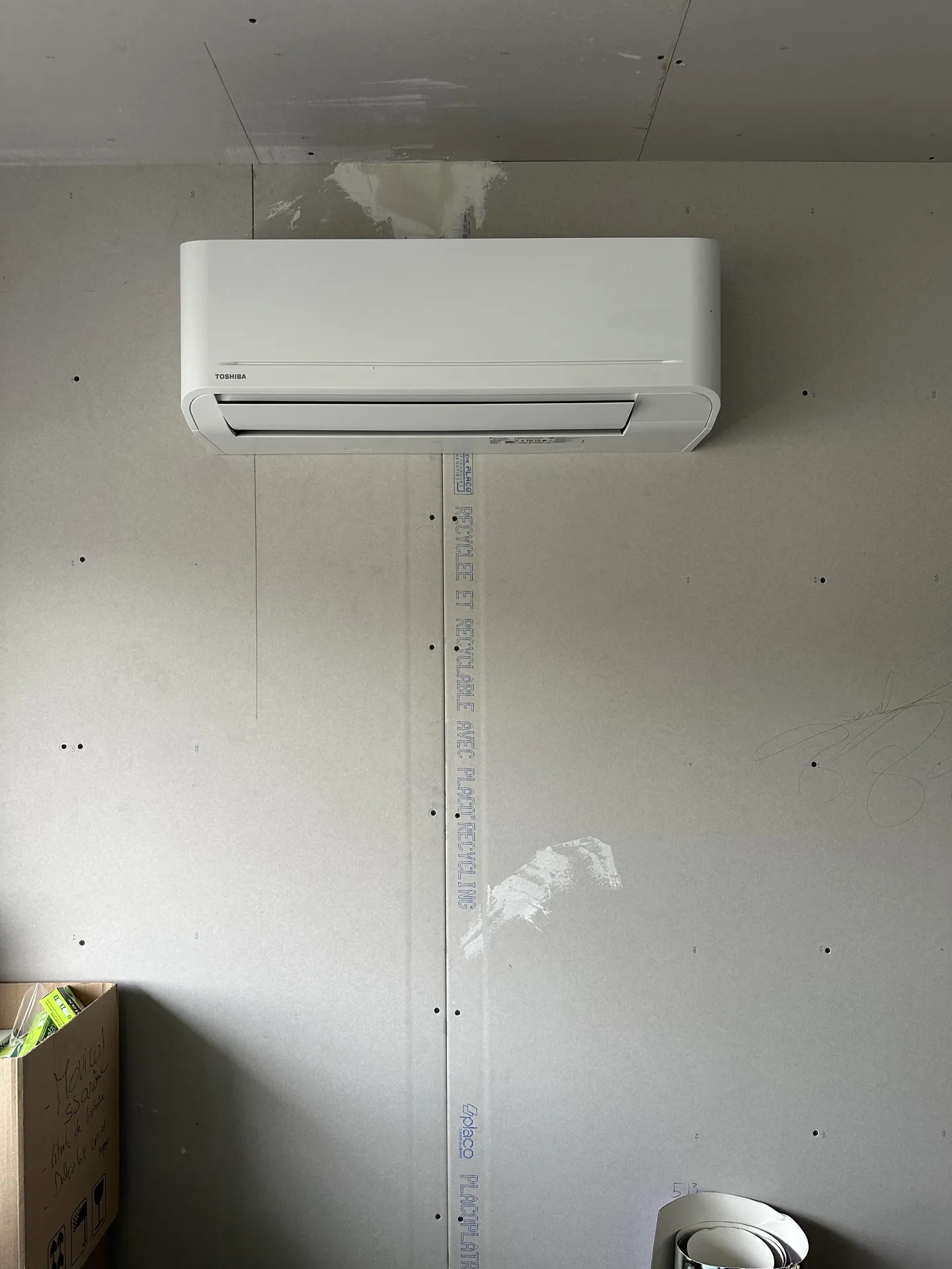 installation de deux mono et un bi-split  Toshiba 