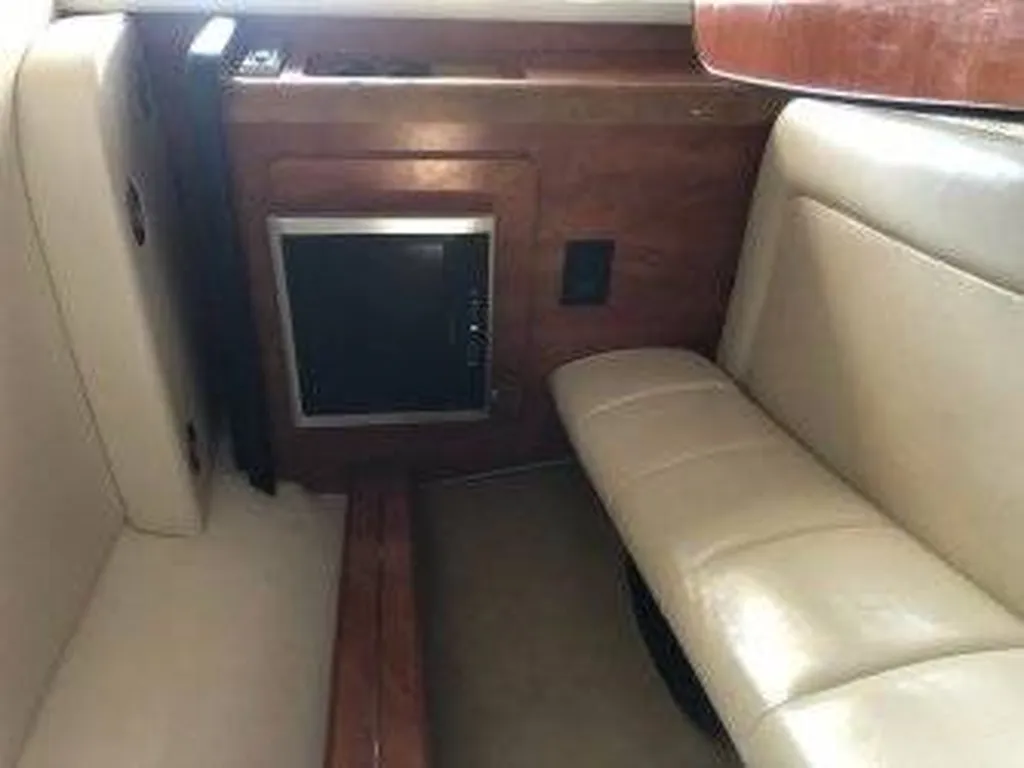 Meilleur courtier en bateaux d'occasion pour vendre une vedette Rinker 260 habitable à bandol 83150