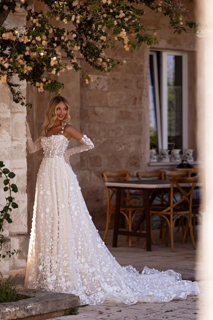 Robe de mariée trapèze en dentelle à Marseille