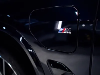 Chaque détail compte : cette BMW X5 est désormais équipée d’un film de protection PPF XPEL haut de gamme sur son bloc avant.