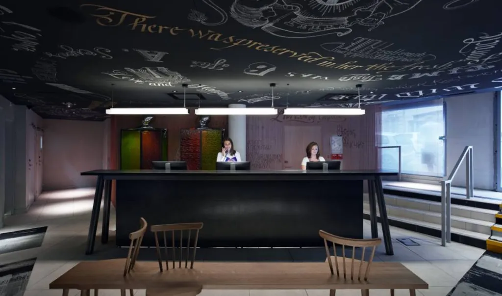 Restaurant et hôtel design à Marseille le Mama Shelter