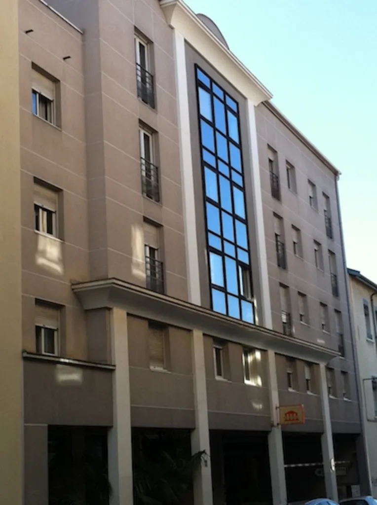 Appartement T2 meublé dans un immeuble calme des années 1990 à Lyon 9ème