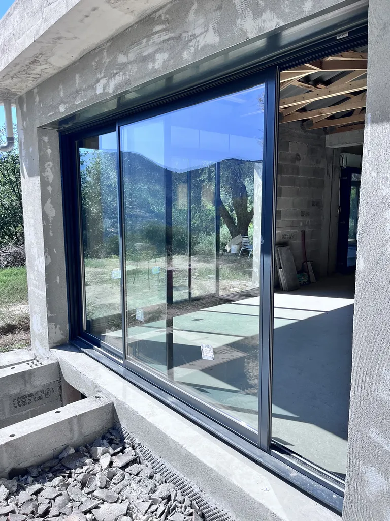 Baies vitrées aluminium sur mesure à Contes près de Nice