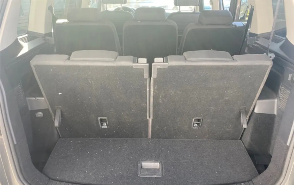 Volkswagen Touran 7places d'occasion 110ch Confortline près de Lillebonne