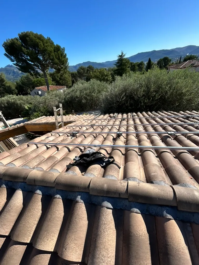 Pess votre expert RGE pour la pose de tous vos projets solaires, photovoltaïques, batterie physique, chauffe eau solaire, chauffage solaire 