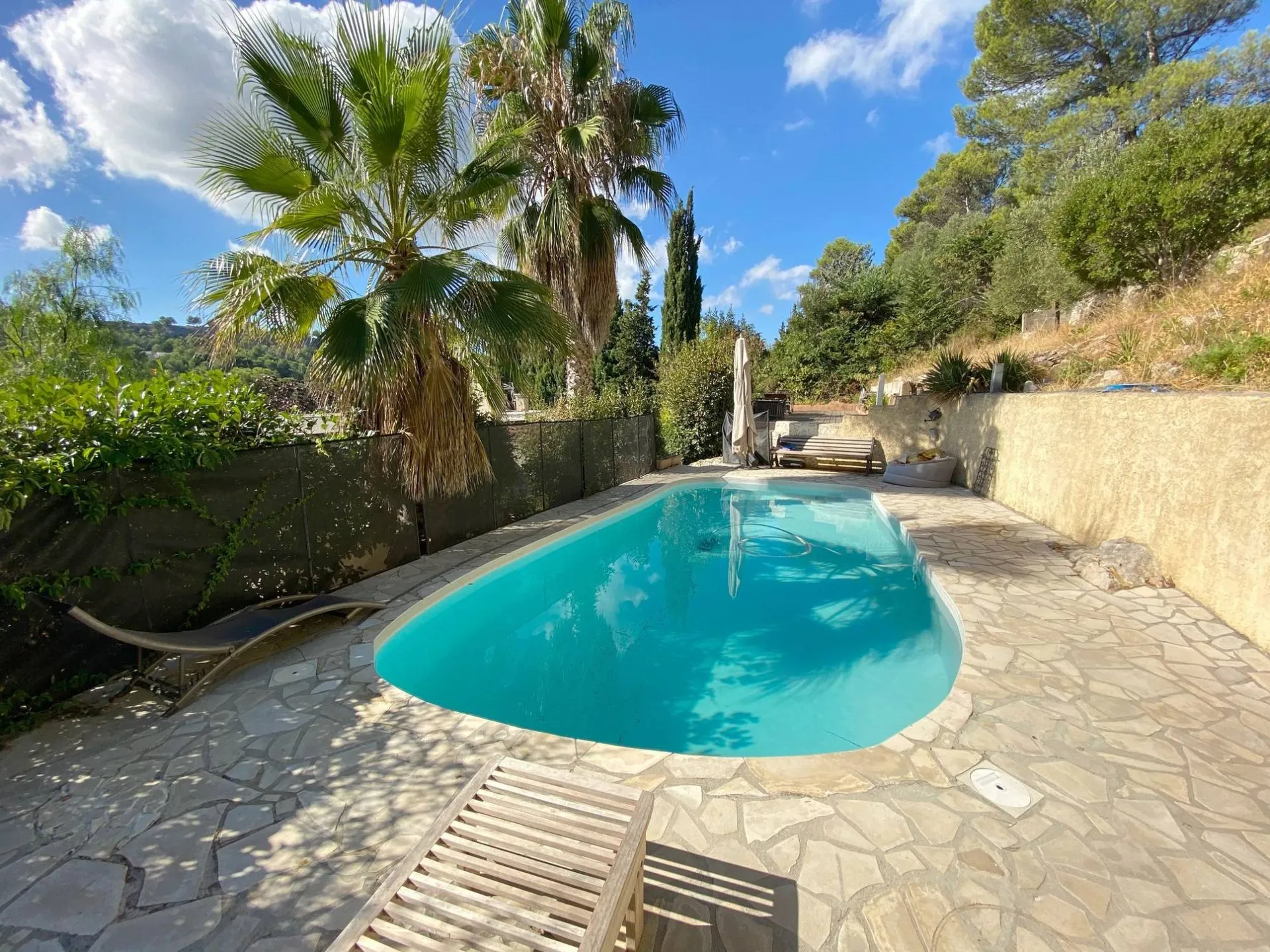 logement à vendre carnoux avec piscine