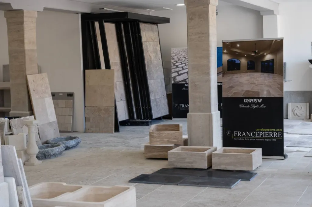 Dallage, margelle, pavé, parement en pierres naturelles livraison Paris et région parisienne, Ile de France