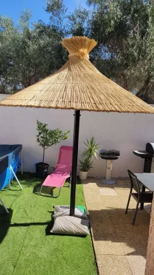 FABRICANT VENTE  DE PARASOLS CAMARGUAIS SUR MESURE POUR HOTEL BAR RESTAURANT ET PARTICULIER A MARTIGUES