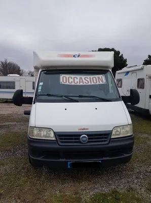 RETIRE DU PARC CAMPING CAR PROFILE CI RIVIERA 55P  4 COUCHAGES