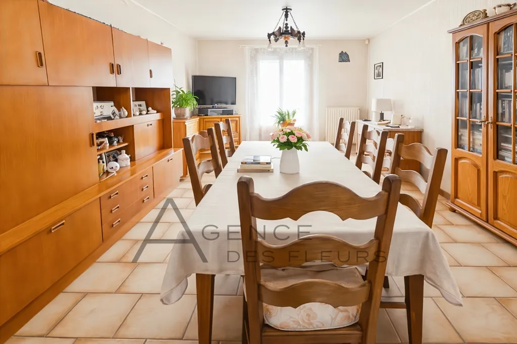 À vendre maison de 104 m² sur un terrain de 650 m² sur la commune de SAINT PIERRE LES ELBEUF 76320
