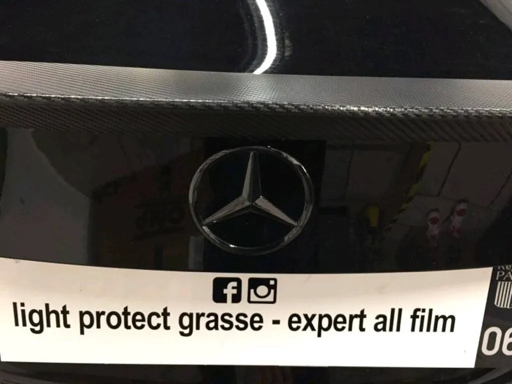 Réalisation covering des éléments en Carbonne d'une Mercedes CLA à Grasse 06