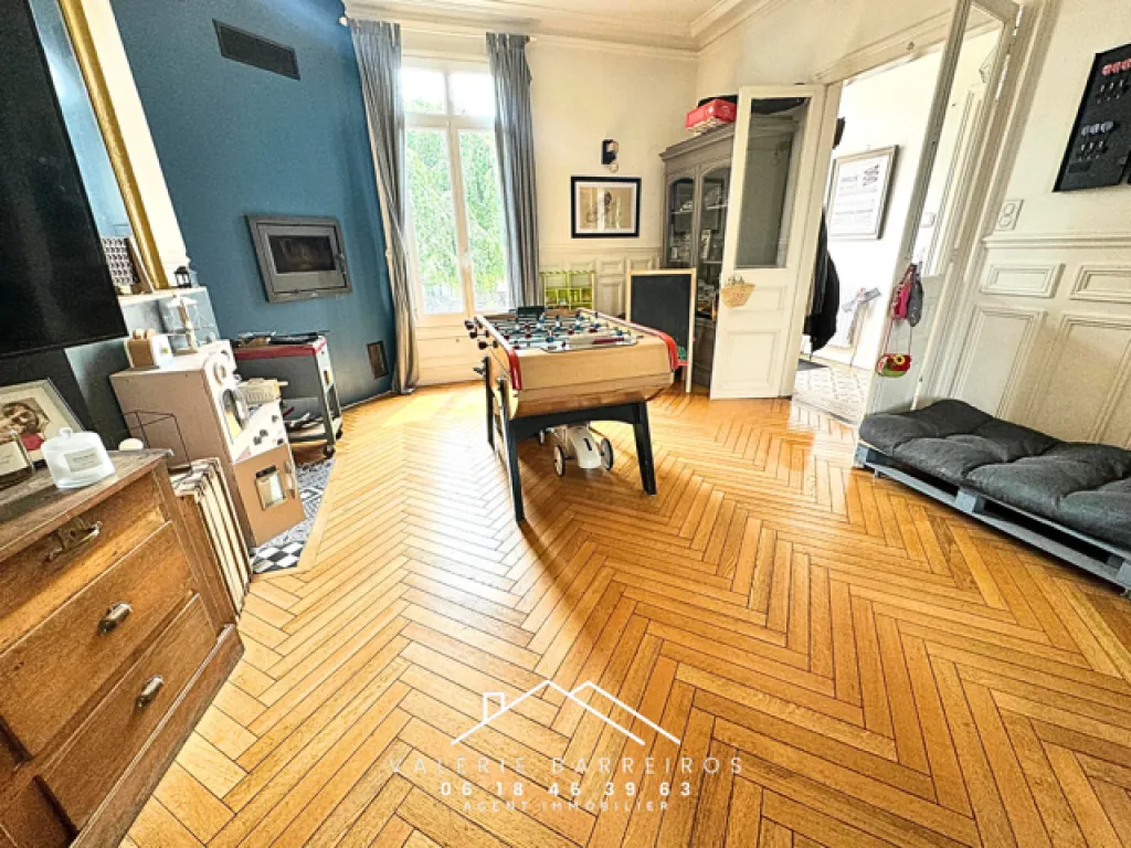 A saisir magnifique maison de maître de 214 m² édifiée sur 1170 m² de terrain sur la commune de ST AUBIN LES ELBEUF