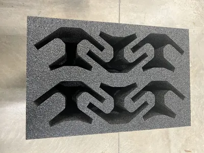 Mousse PE usinée sur mesure haute précision dédiée aux pièces techniques pour sous-traitant Airbus situé dans le Gard 30