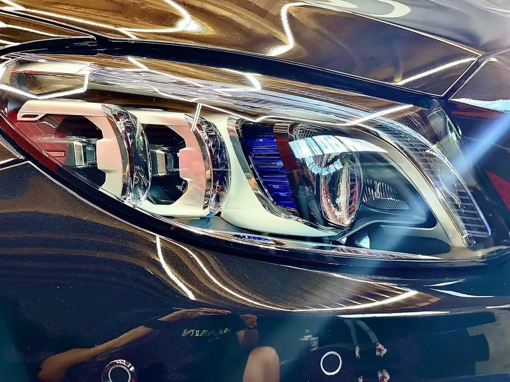 Protection carrosserie Traitement céramique auto cicatrisant Lyon Mercedes C63 AMG