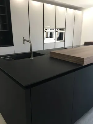 création il bagno. ilot central avec plan compact Fénix 10mm , robinet avec douchette extractible et commande déportée