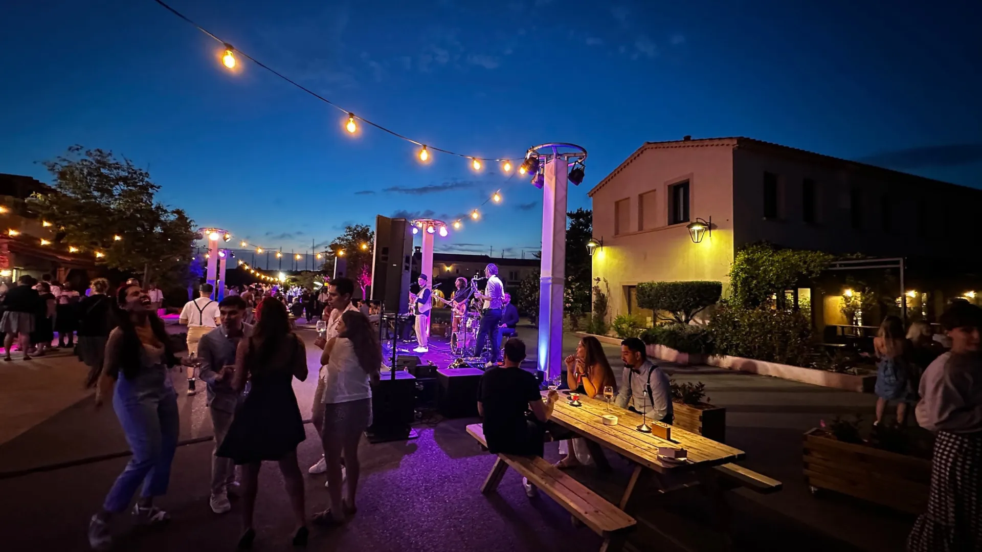 location guirlande guinguette 50m à Bormes dans le var