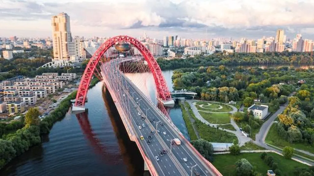 Apprendre le Russe à Paris : Votre Porte d'Accès à la Langue et à la Culture