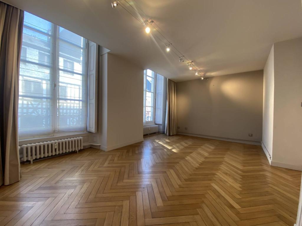 Bel appartement 4 chambres avec parking et ascenseur - Hôtel de Ville de Rouen