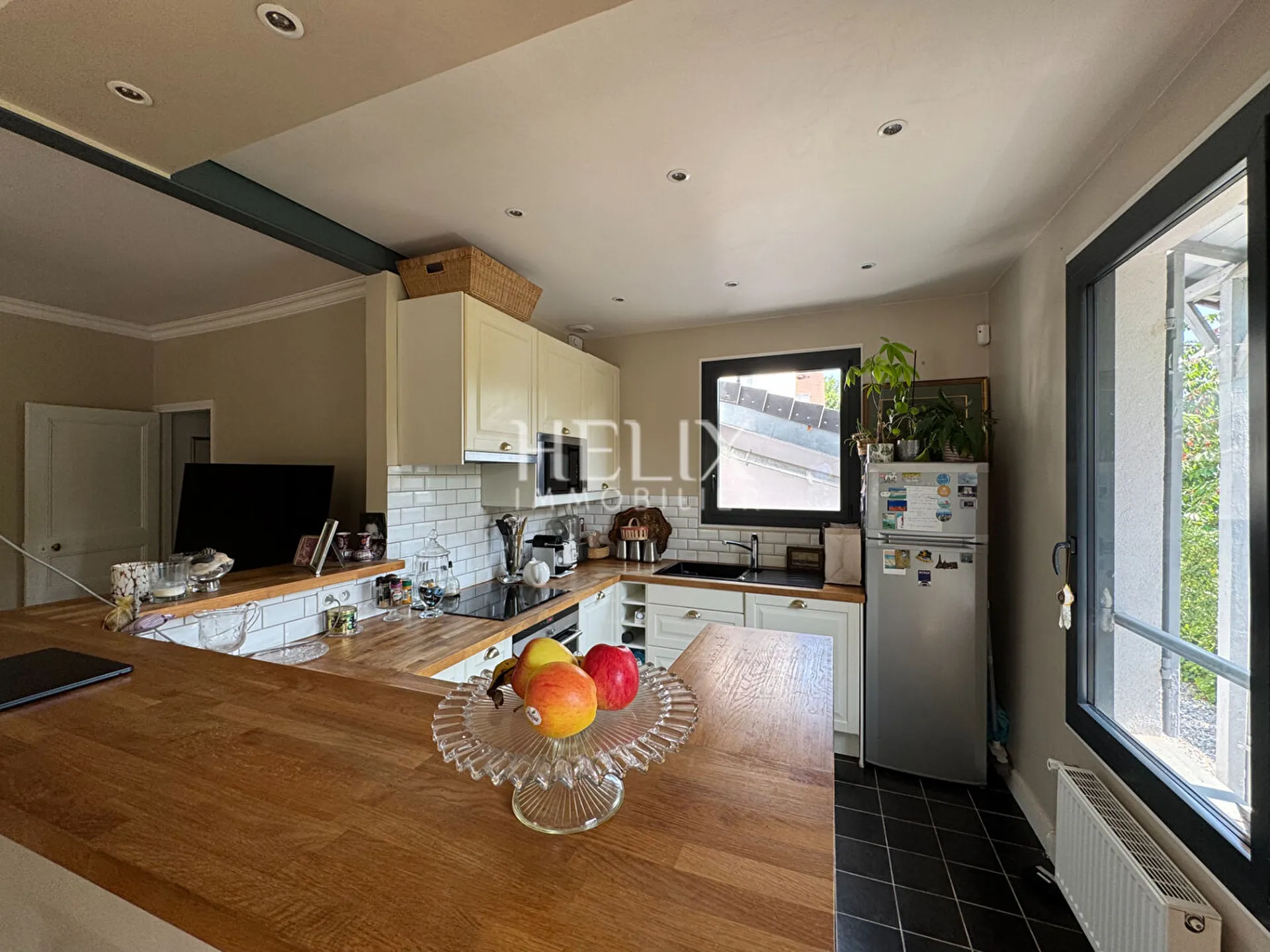 Maison à Saint Germain en Laye d'environ 100 M2 avec beaucoup de charme avec un magnifique jardin