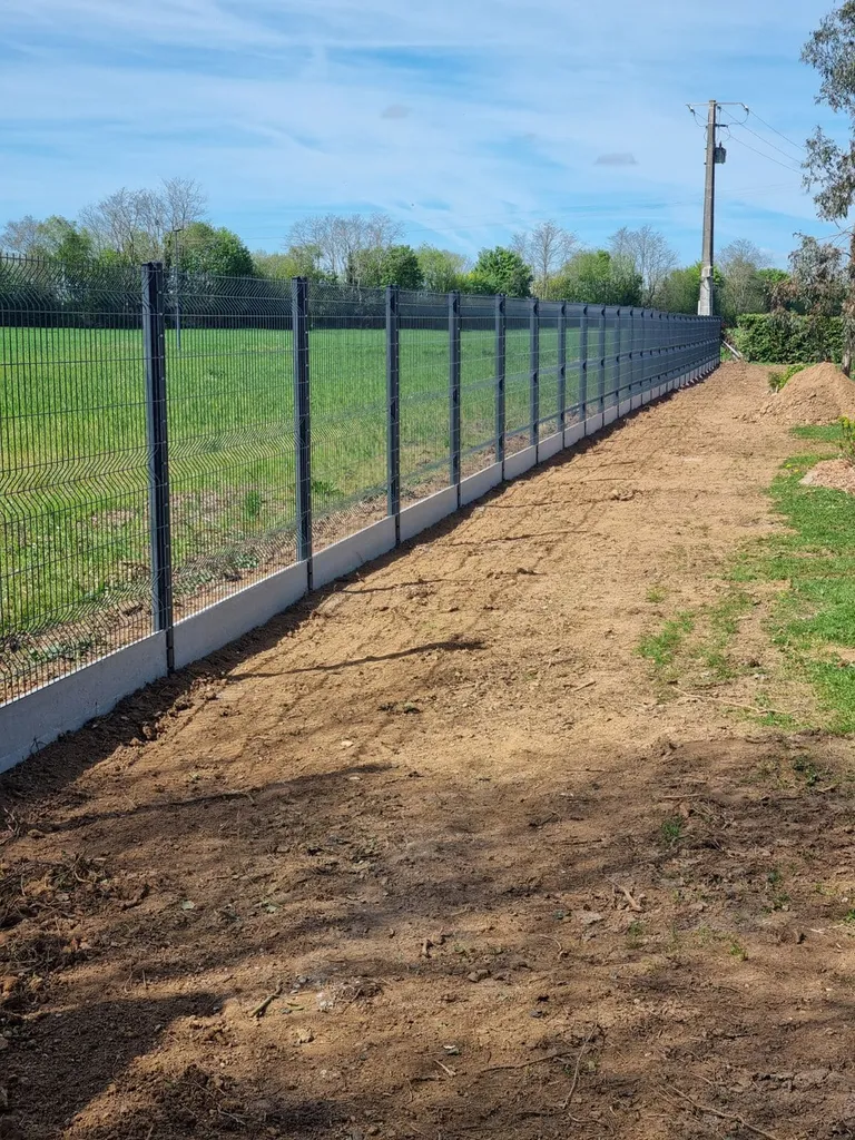 Installation de Clôture Treillis Soudé Rigide, Modèles Standard et Esthétique pour Particuliers à Beuzeville dans l'Eure 27