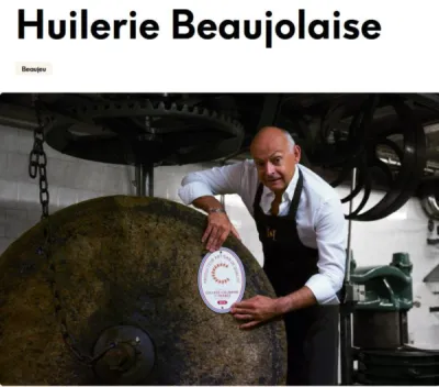 les huiles vierges bio et vinaigres bio de l'huilerie sont au rayon épicerie de Saveur nature à Belleville en Beaujolais