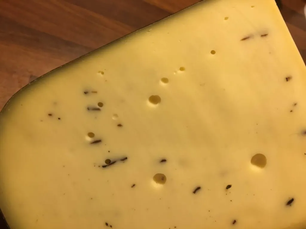 Gouda à la truffe noire, au lait cru de vache