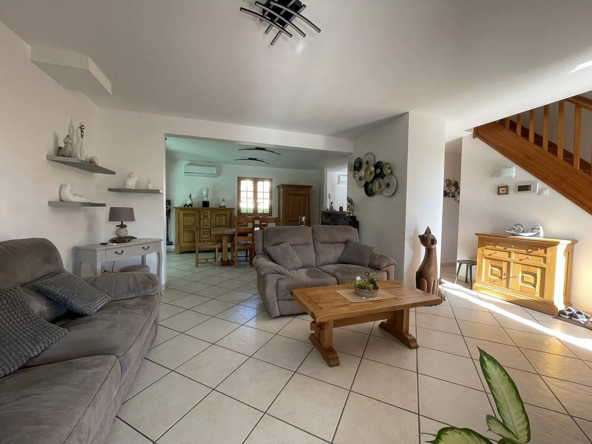 Maison individuelle en bord de rivière de 180m², située à proximité de Neufchâtel-en-Bray, dans un environnement calme et verdoyant, sur son terrain de 1 250m², Seine Maritime, 76