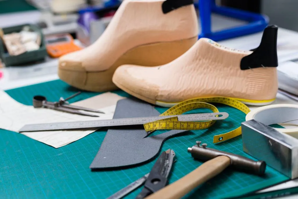 Conception de chaussures orthopédiques sur mesures pour femme, proche Yvetot, 76