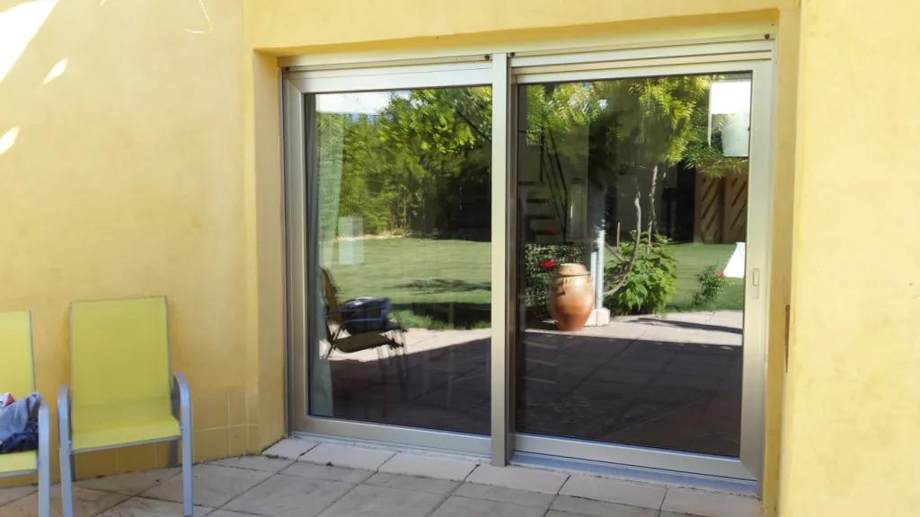 Installation de baies vitrées à levage à Aix en Provence