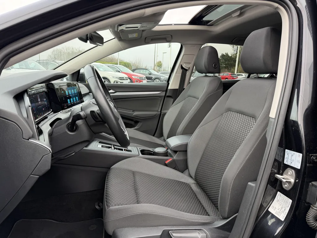 Volkswagen Golf d’occasion au Havre : profitez d’une Golf 8 TDI 150 ch DSG7 chez Caudebec Automobiles