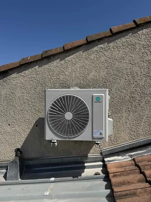 Groupe extérieur HEIWA installé par PROXICLIM à Marignane
