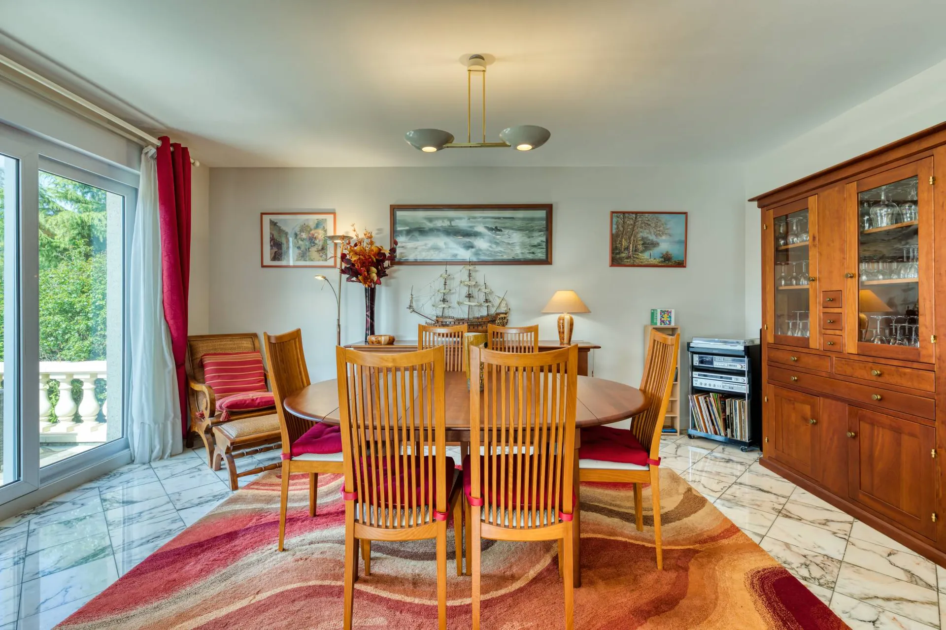 A vendre propriété avec piscine d'une superficie de 160m² sur un terrain de 2005m².