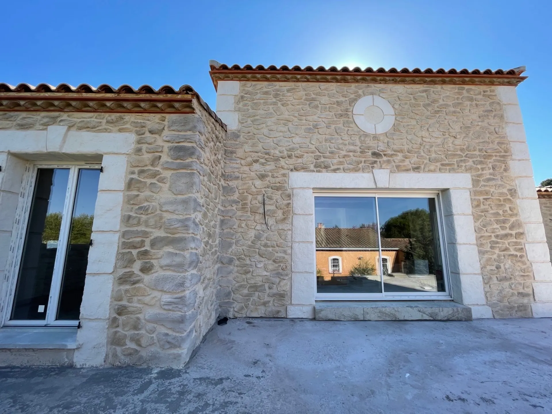 Finition Pierre taillée à Portel des Corbières dans l’Aude.