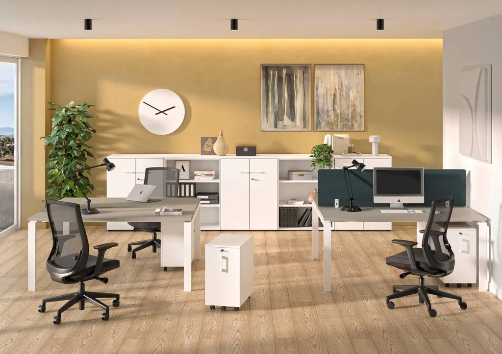 Aménagement de mobilier de bureau individuel avec pieds métal à Nîmes 
