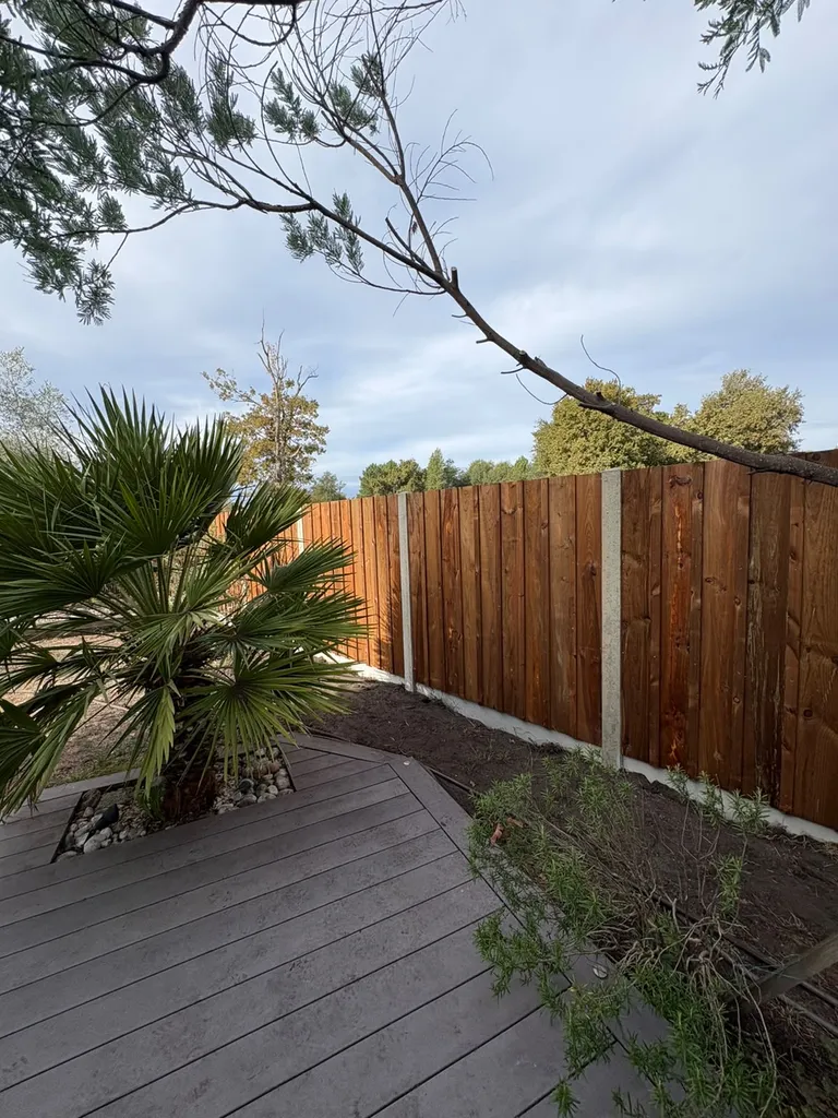 Réalisation d’une clôture bois et béton à Lacanau de Mios par B REAL PROJECT