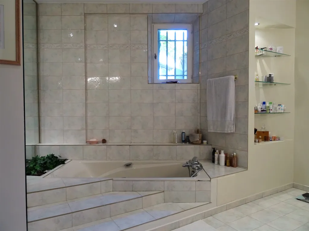 Avignon - Belle maison de plain-pied dans un écrin de verdure   