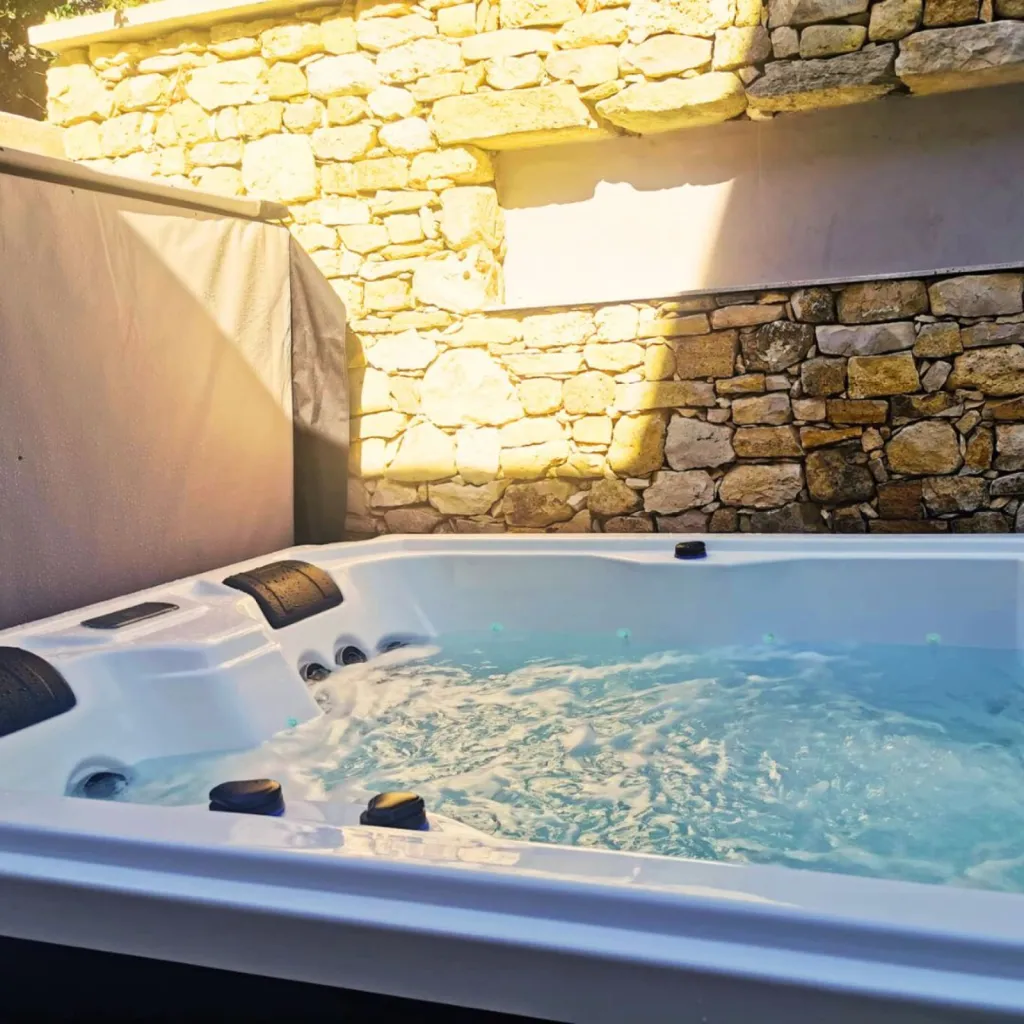 spa-edena-classique-installation-et-pose-a-st-maximin-proche-remoulins-castillon-du-gard
