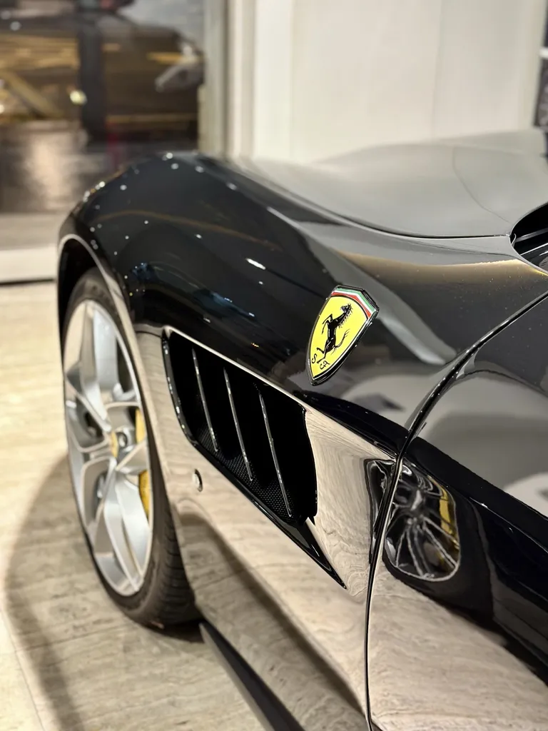 spécialiste du DETAILING sur Lyon de la protection PPF et du traitement céramique sur Ferrari 