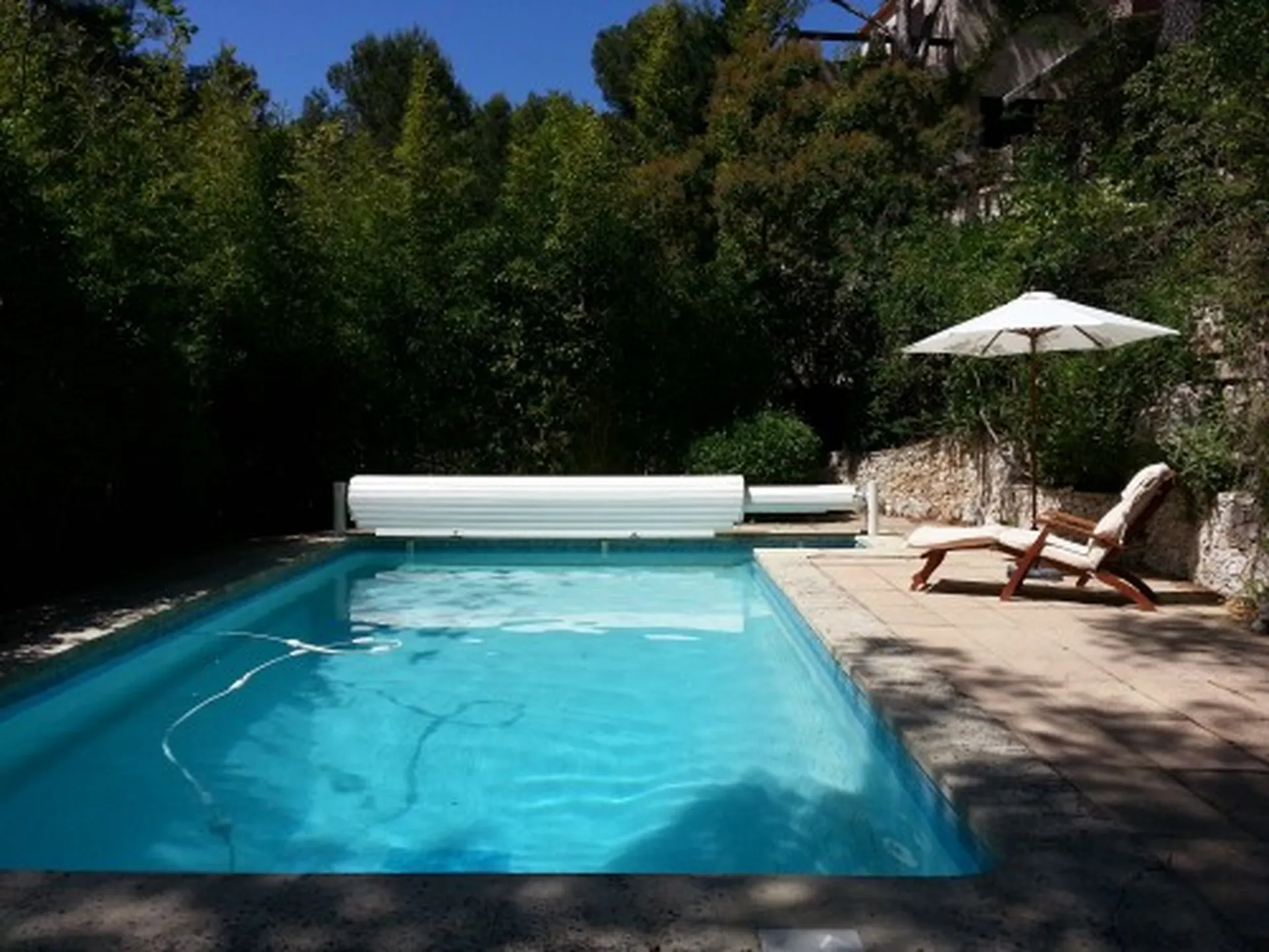 à l'achat maison avec piscine beaux volumes