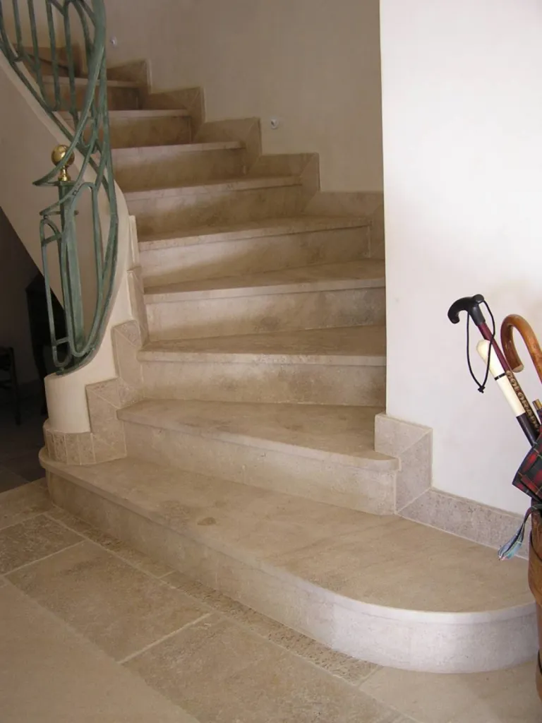 Pierre de Dordogne pour terrasse extérieure et sol intérieur, escalier, margelle