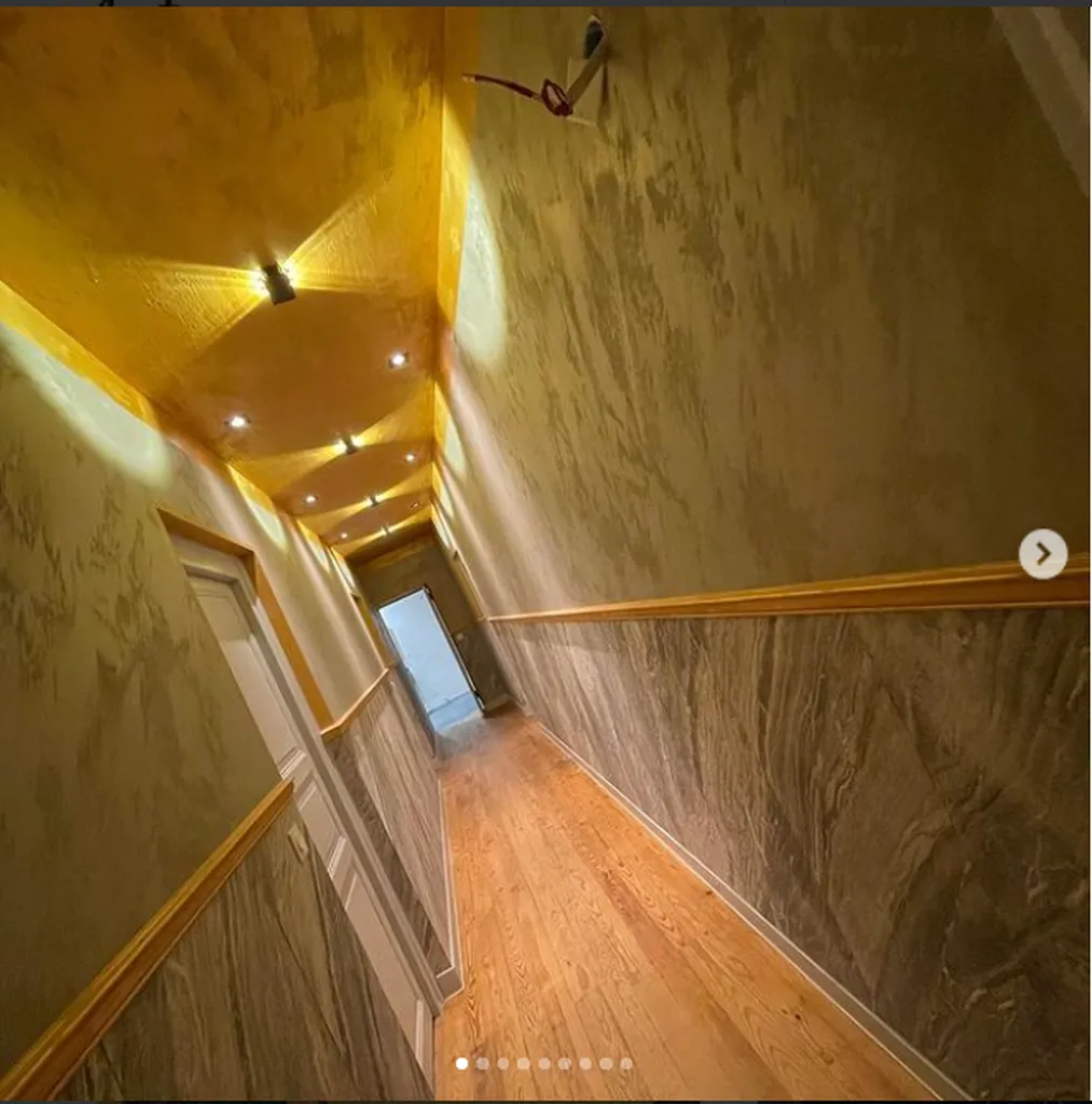  murs  EN PEINTURE Sahara or 18 carats et FEUILLE DE PIERRE