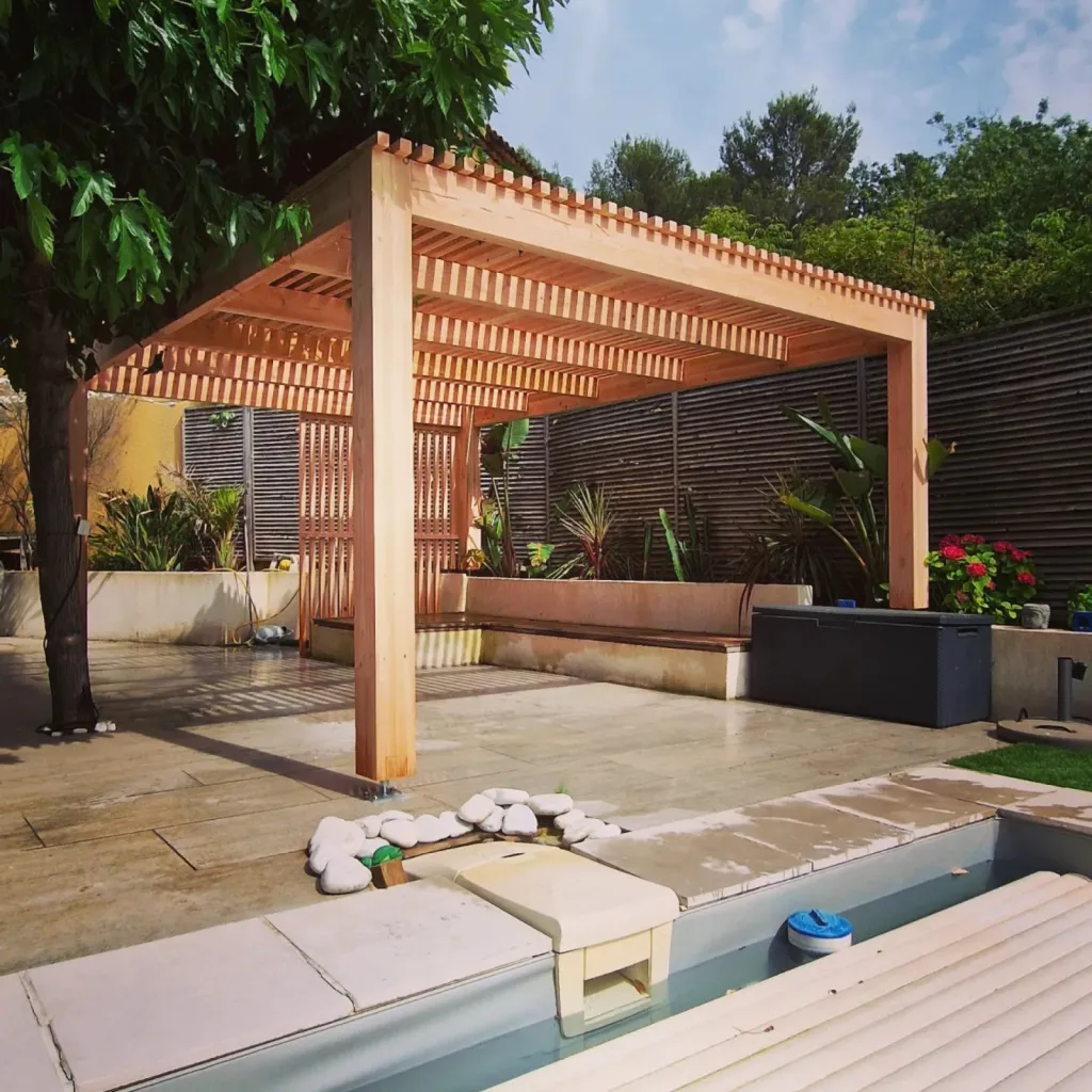 Fabrication et installation d'une pergola bois sur mesure à La Valette-du-Var