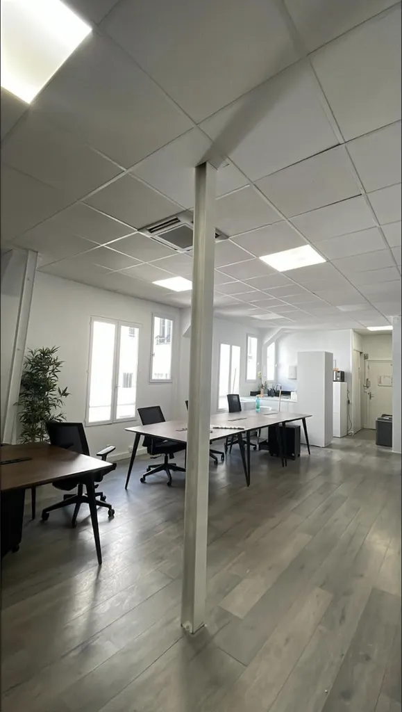 Location - Bureau 95 m², Château d'Eau, Rue du Faubourg Saint-Martin 75010 PARIS